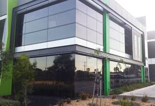 Commercial office and shop window cleaner Adelaide Hills, South Australia.
